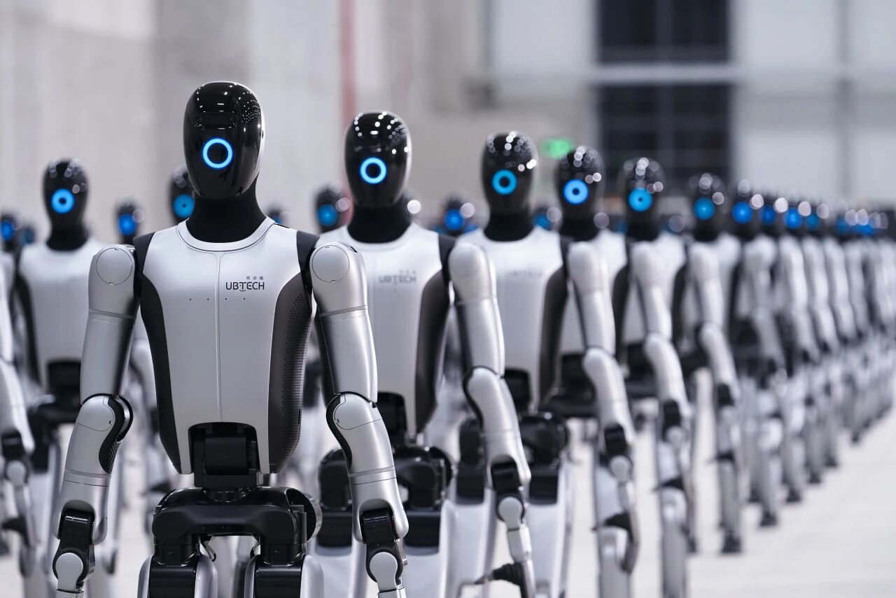 从 “造车” 到 “造人”：智驾供应商换道谋生？