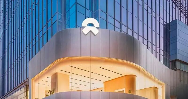 新势力三巨头再洗牌：理想预亏，小鹏大赚，蔚来刚“转正”